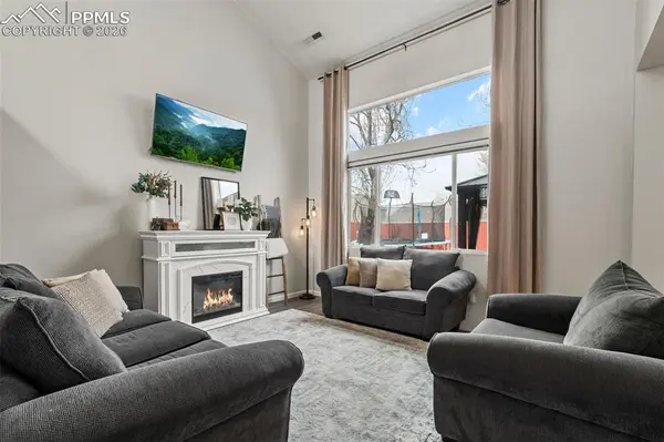 5132 Mountain Air CIR, Colorado Springs, CO 80916