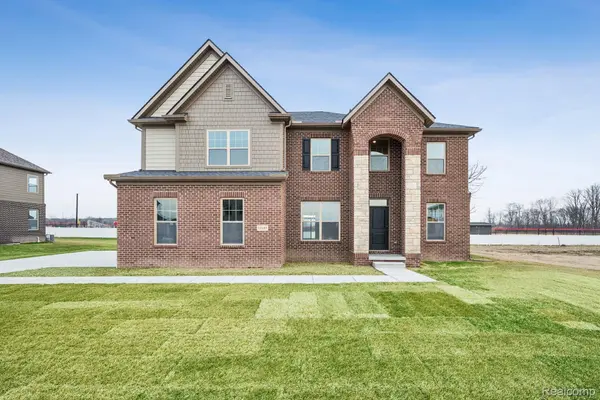 12185 Moore LN, Washington Township, MI 48094