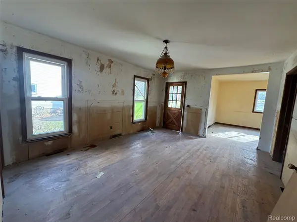 531 East ST, Milford Village, MI 48381