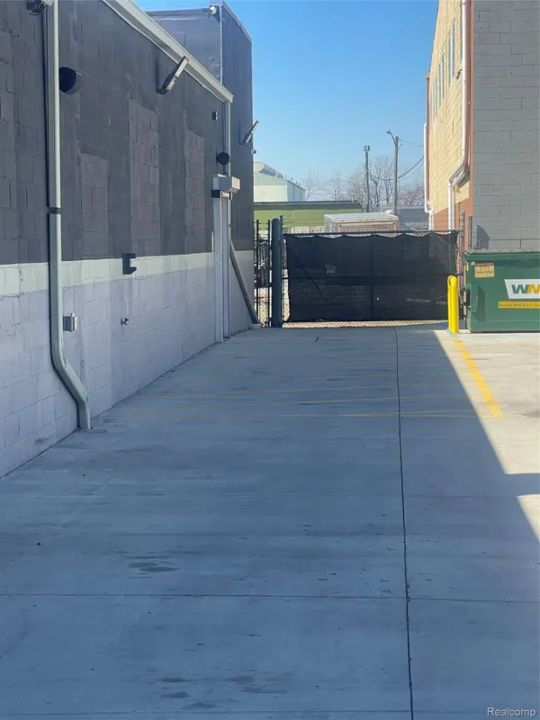 12869 W Artesian ST, Detroit, MI 48223