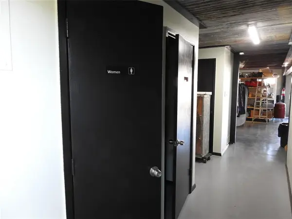 404 Chestnut Street, Bonham, TX 75418