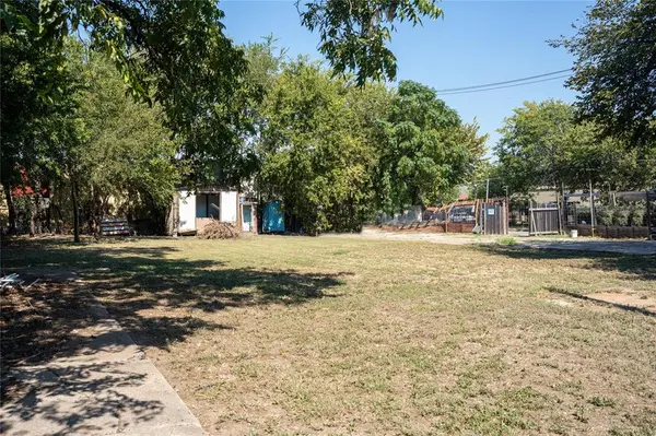 2751 Clarence Street, Dallas, TX 75215