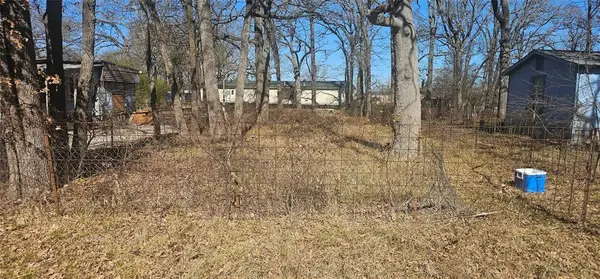 1932 Wahoo Lane, West Tawakoni, TX 75474