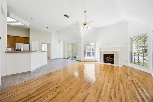 9325 Vista Circle, Irving, TX 75063