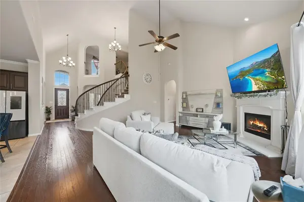 413 Brookdale Drive, Midlothian, TX 76065