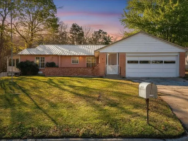 175 E Elm Street, Canton, TX 75103