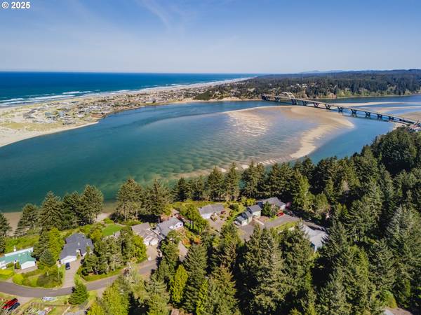 1080 SW NORWOOD DR, Waldport, OR 97394