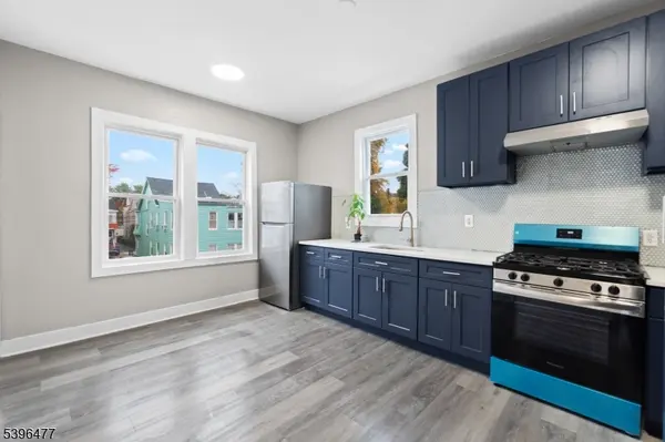 337 Leslie St, Newark City, NJ 07112