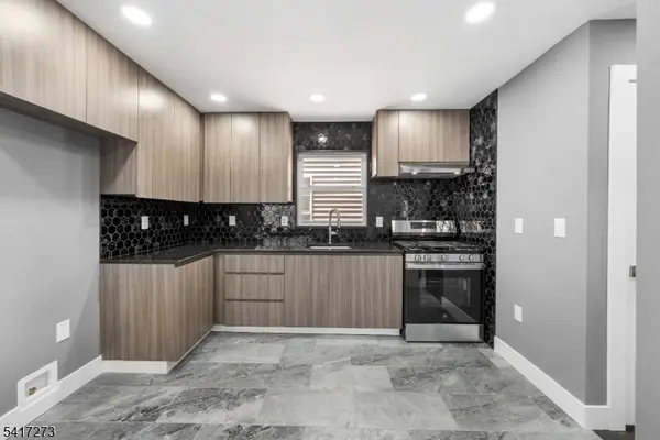 1117 Chestnut St, Elizabeth City, NJ 07201