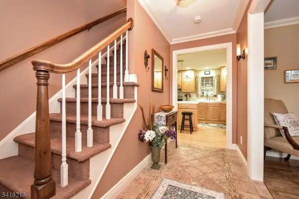 84 W Midland Ave, Paramus Boro, NJ 07652