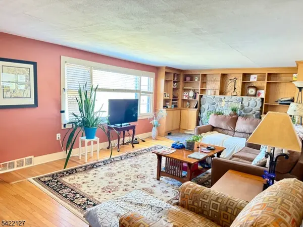 347 E Shore Trl, Sparta Twp., NJ 07871