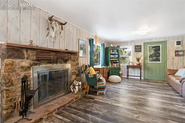 6230 Waterfall LOOP, Manitou Springs, CO 80829