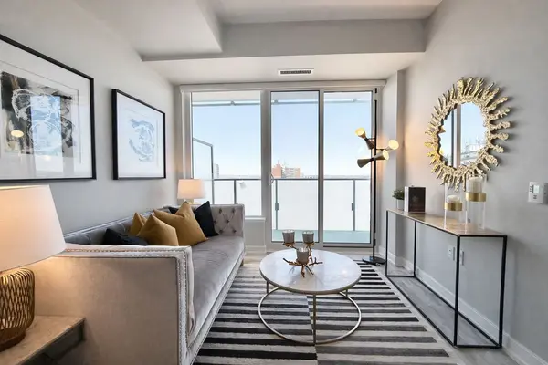 7 Golden Lion HTS #N1013, Toronto C14, ON M2M 0C1