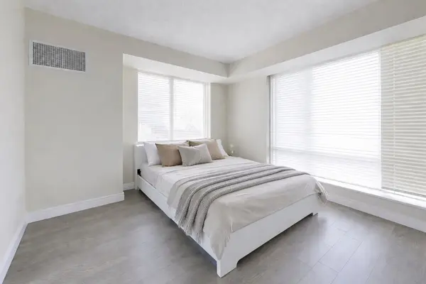 25 Singer CT #TH07, Toronto C15, ON M2K 0B3