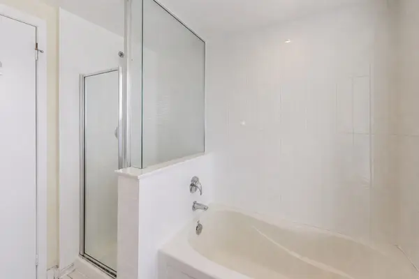 25 Singer CT #TH07, Toronto C15, ON M2K 0B3