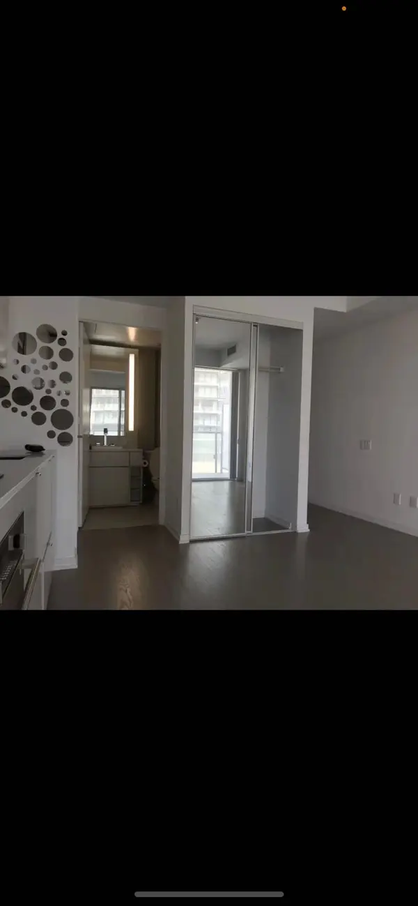 101 Peter ST #1402, Toronto C01, ON M5V 0G5