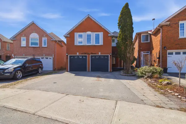 27 Mcinnes CRES, Toronto E11, ON M1B 5E9