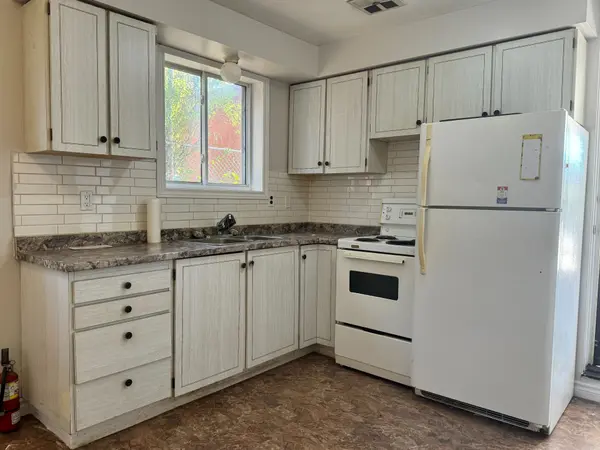 357 Dwight AVE #2, Oshawa, ON L1J 1K8