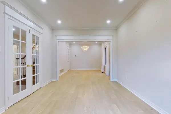 150 Larratt LN, Richmond Hill, ON L4C 0E7