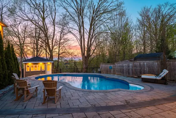 21 Tascona CT, Barrie, ON L4M 0C5