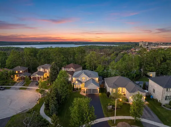 21 Tascona CT, Barrie, ON L4M 0C5