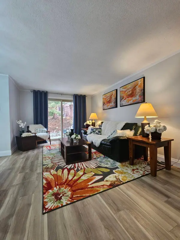 108 Loggers RUN, Barrie, ON L4N 6X1