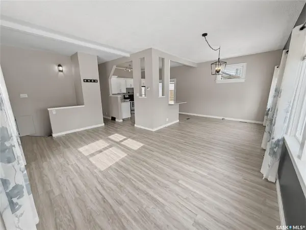 240 4th AVENUE NE, Swift Current, SK S9H 2J5