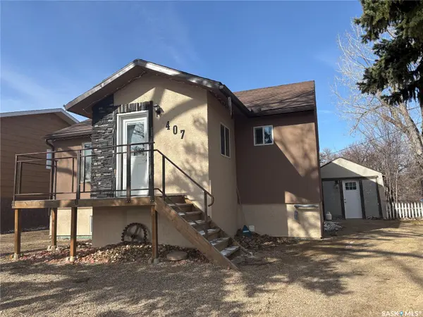 407 Maple STREET, Maple Creek, SK S0N 1N0