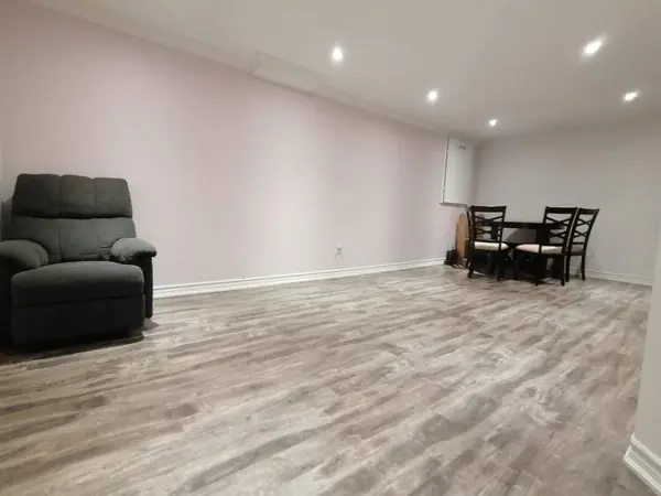 115 Mcmurchy AVE S #Bsmt, Brampton, ON L6Y 1Z1