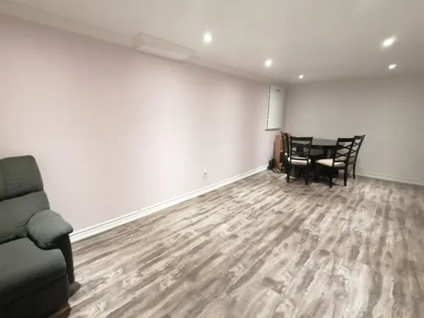 115 Mcmurchy AVE S #Bsmt, Brampton, ON L6Y 1Z1