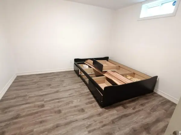 115 Mcmurchy AVE S #Bsmt, Brampton, ON L6Y 1Z1