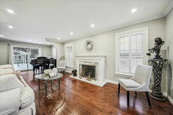 2305 Cheverie ST, Oakville, ON L6J 6C5