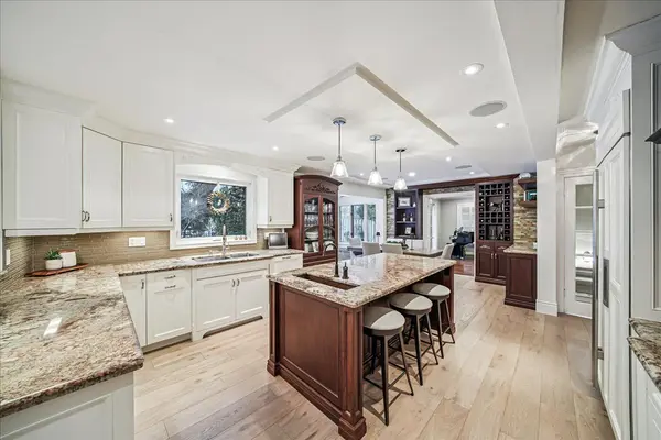 2305 Cheverie ST, Oakville, ON L6J 6C5