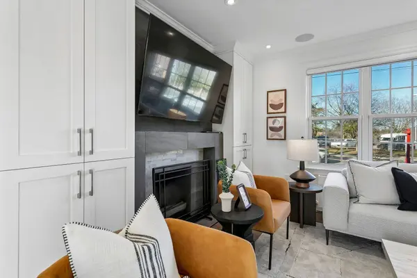 180 Windermere AVE, Toronto W01, ON M6S 3J7