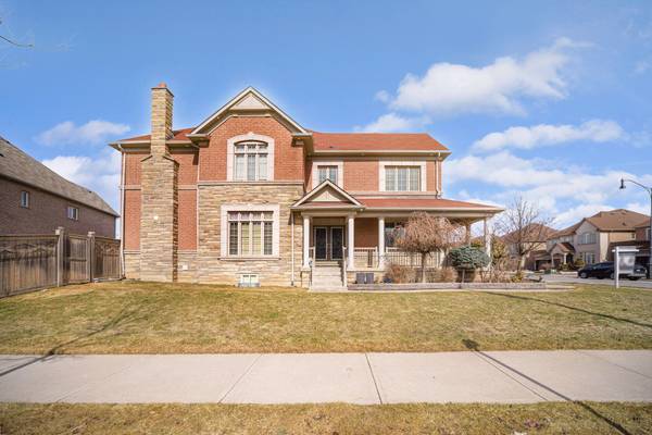 2 Beachville CIR, Brampton, ON L6X 0V4