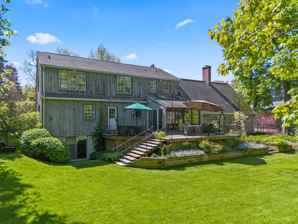 1735 Sunningdale BND, Mississauga, ON L5J 1G1