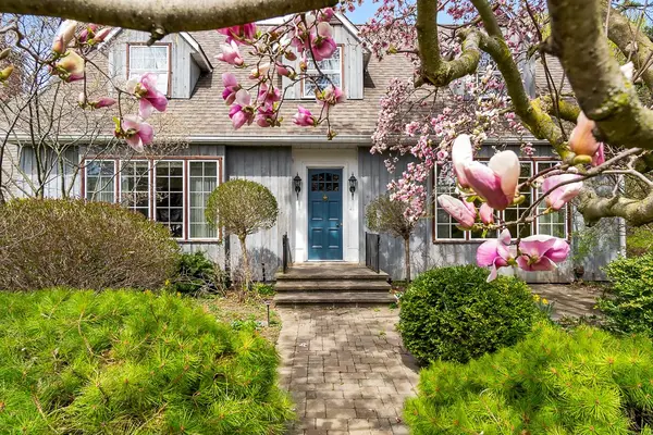 1735 Sunningdale BND, Mississauga, ON L5J 1G1