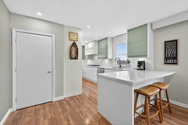 20 Bridesburg DR, Toronto W09, ON M9R 2K3