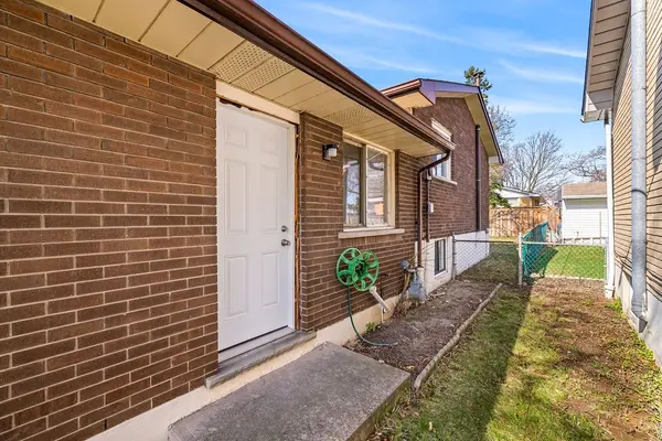 78 Cromwell CRES, Hamilton, ON L8G 2G2