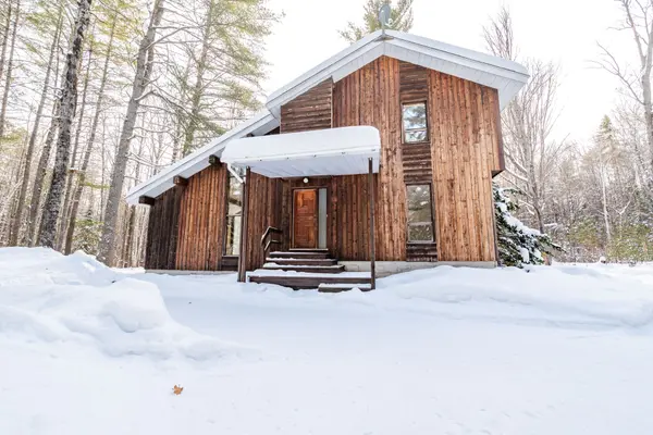 120 Wylie RD, Deep River, ON K0J 1P0