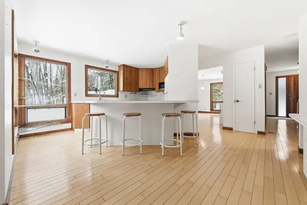 120 Wylie RD, Deep River, ON K0J 1P0