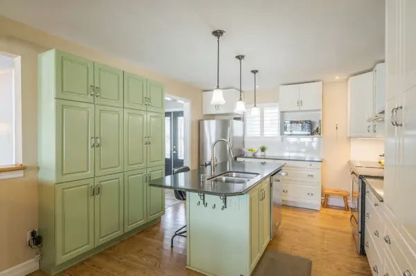 1 Lakeshore BLVD, Selwyn, ON K0L 1T0