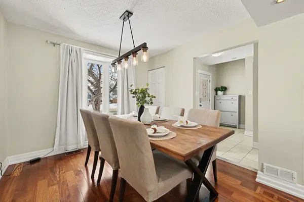 28 Glamorgan DR, Kanata, ON K2L 1P9