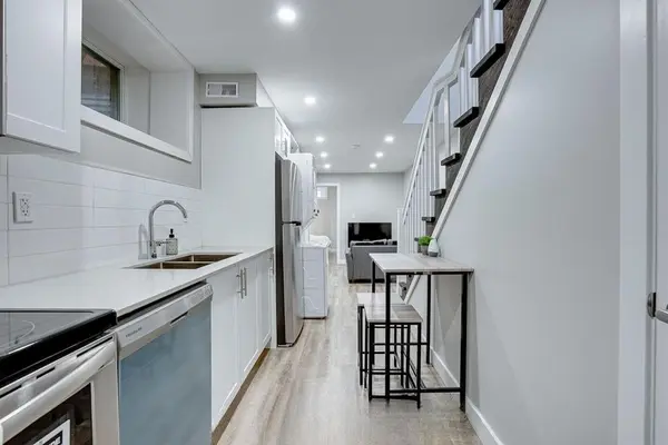 104 Wellington ST N #1, Hamilton, ON L8R 1N3