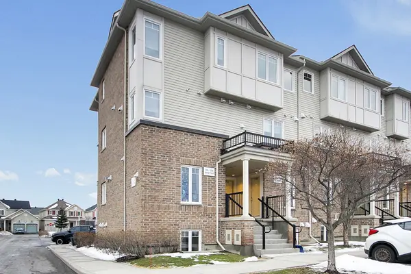 204 Shanly Private #41, Barrhaven, ON K2J 5X6