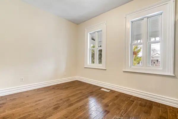 727 Queens AVE S, London East, ON N5W 3H4