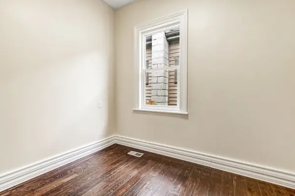 727 Queens AVE S, London East, ON N5W 3H4