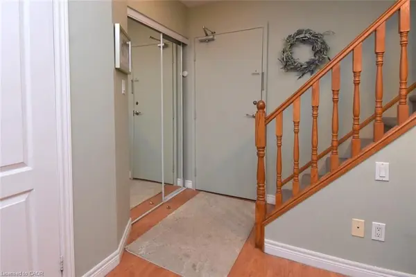 10 John ST #206, Hamilton, ON L9H 6J3