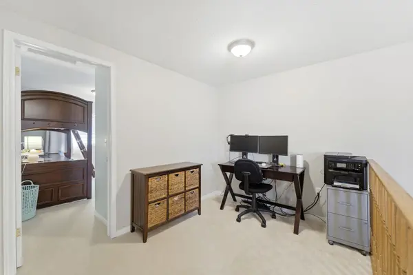 287 Mcmeeken DR, Cambridge, ON N3C 4N7