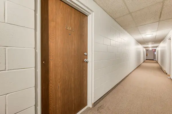 4 Avalon PL #303, Kitchener, ON N2M 4N6